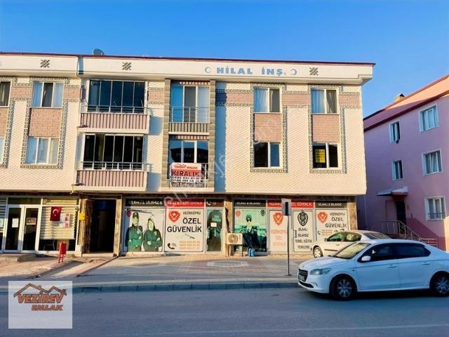Vezirev Emlak'tan Esentepe Mah. 3+1 Kiralık Daire