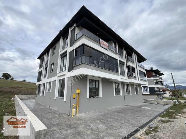 Vezirev Emlak'tan Esentepe Mah. Hastane Yol.asans.kiralık Daire