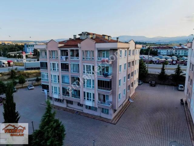 Vezirev Emlak'tan Gelincikevler Sitesinde 3+1 Asansörlü Daire
