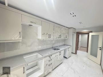 VİTRİN PARKTA AVCILARIN EN GÖZDE 2+1 SATILIK DAİRE