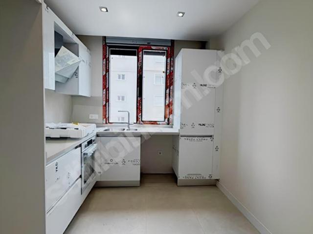 VİZYON'DAN ERENKÖYDE SIFIR BİNADA 90M2 MARMARAYA YAKIN 2+1 BOŞ