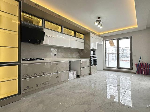 VİZYON'DAN KARAKAYADA LÜKS YAPILI YENİ BİNADA E.BANYOLU 3+1