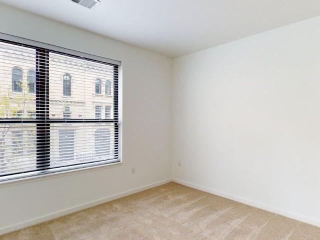 Vim Vigor Lofts 3 Bedroom Apartment for Rent at 1303 N 10th St, Milwaukee, WI 53205 Hillside