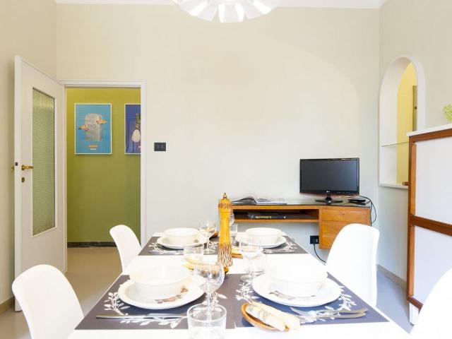 Vintage Modern Apartment in Central Bologna, Bologna Amsterdam Apartments for Rent