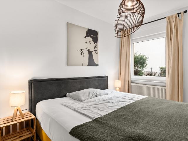 Vintage apartment | boxspring bed | near university & hospital