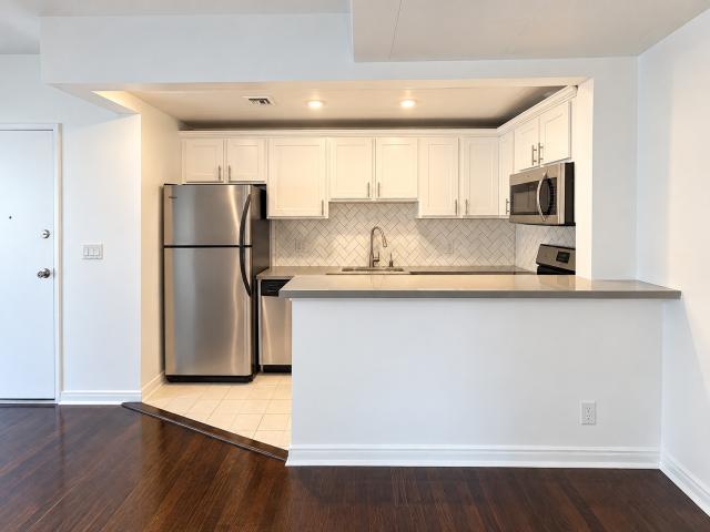 Vintage Character in the Heart of Miracle Mile Studio Apartment for Rent at 649 S Burnside Ave, Los Angeles, CA 90036 Mid City West