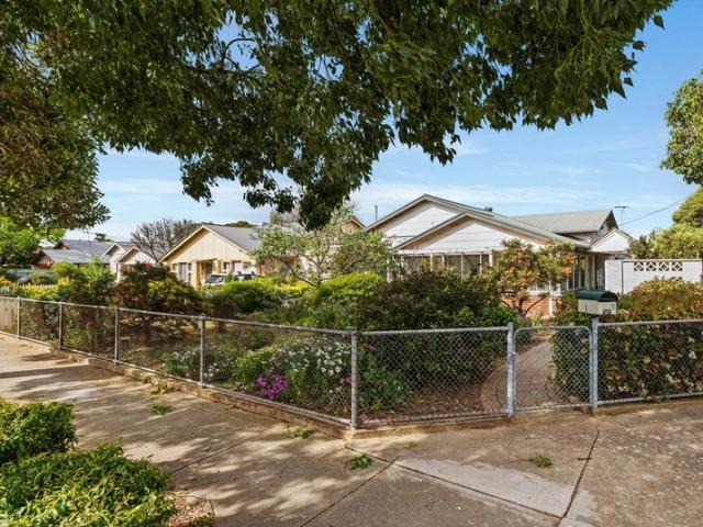 Vintage Charm on Spacious 700sqm+ Corner Block!