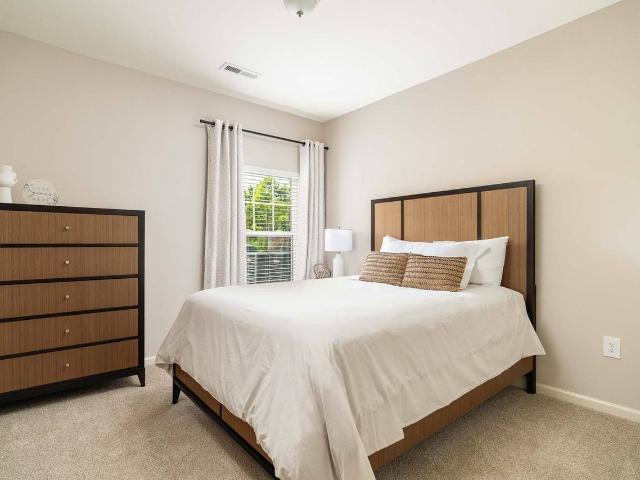 Vintage Creekwood Park Apartments 3 Bedroom Apartment for Rent at 245 Creekwood Cove Ln, Lenoir City, TN 37772