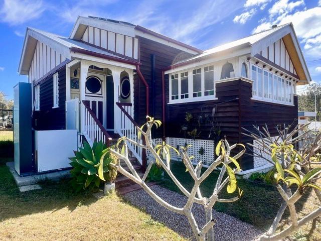 Vintage Herberton Charm