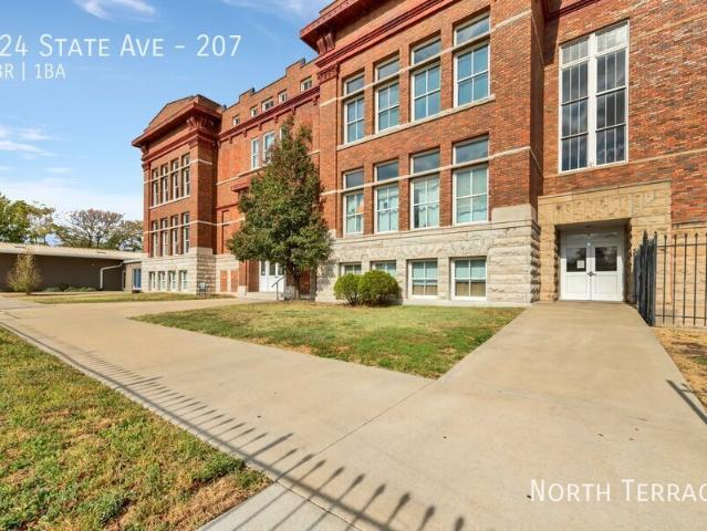 Vintage Vibes + Modern Luxe 1BR Loft at Horace Mann – Downtown KC! ✨
