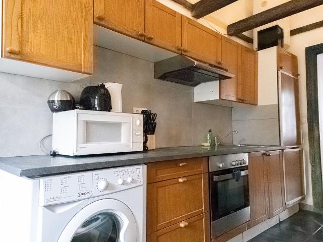 Vintage Viennese 2BR Apt. Near U6 am Schöpfwerk, Vienna Amsterdam Apartments for Rent