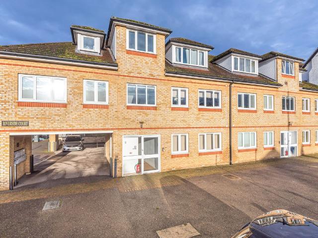 Vincent Close, Bromley BR2, 2 bed flat to rent, £1,900 pcm | PrimeLocation
