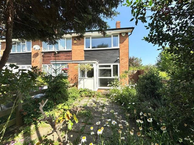Vincent Close, Sispon, West Drayton UB7, 2 bed end terrace house to rent, £1,750 pcm | PrimeLocation