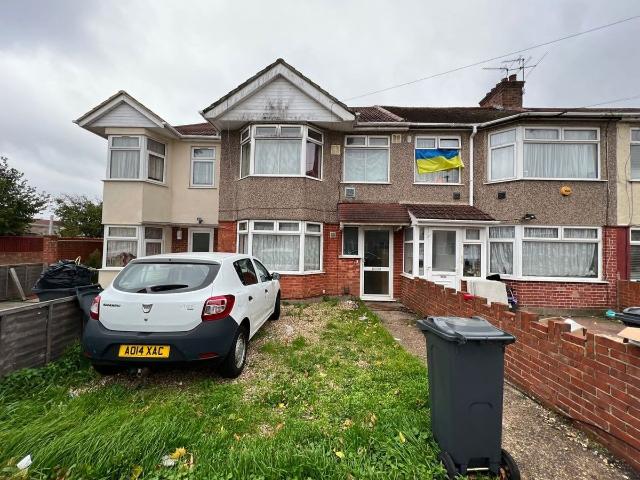 Vincent Road, Hounslow TW4, 4 bed terraced house to rent, £2,795 pcm | PrimeLocation
