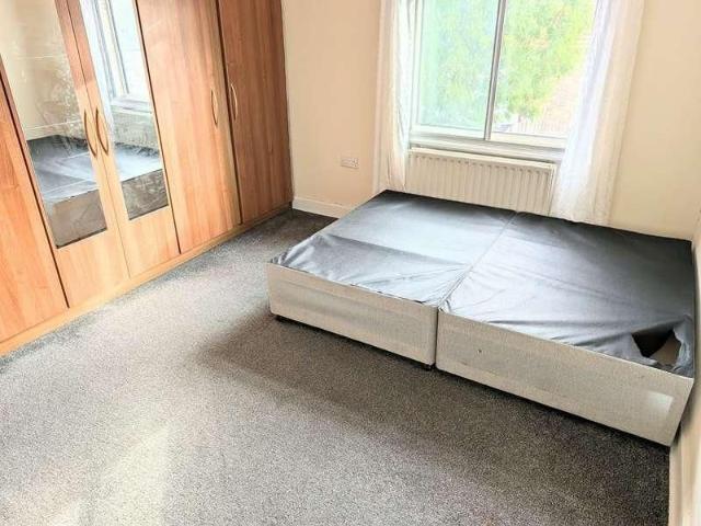 Vincent Road, Hounslow, TW4 7LH