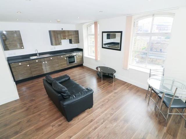 Vincent Street, Bradford BD1, 1 bed flat to rent, £595 pcm | PrimeLocation