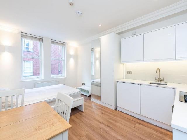 Vincent Square, Westminster, London. Studio to rent £1,560 pcm £360 pw