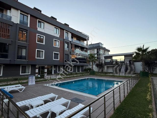 Vincenza Konakları 1'de Havuzlu 3+1 Kiralık Daire
