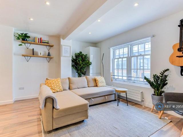 Vine Street, Brighton, BN1 2 bed flat to rent £1,900 pcm £438 pw