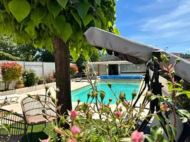 Vinon sur Verdon 83560 Achat / Vente maison 5 pièces t5 au dernier étage piscine