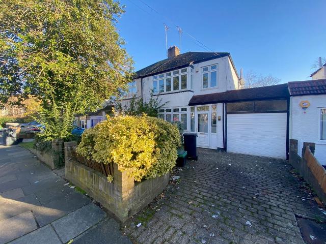 Vinson Close, Orpington BR6, 3 bed semi detached house to rent, £2,350 pcm | PrimeLocation