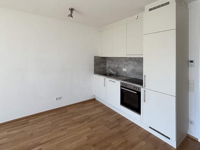 VIO PLAZA Living TOP 024 E02