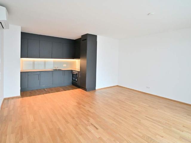 VIO PLAZA Living TOP 136 E09