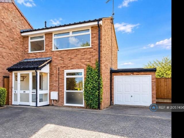 Violet Close, Chelmsford, CM1 3 bed end of terrace house to rent £1,800 pcm £415 pw