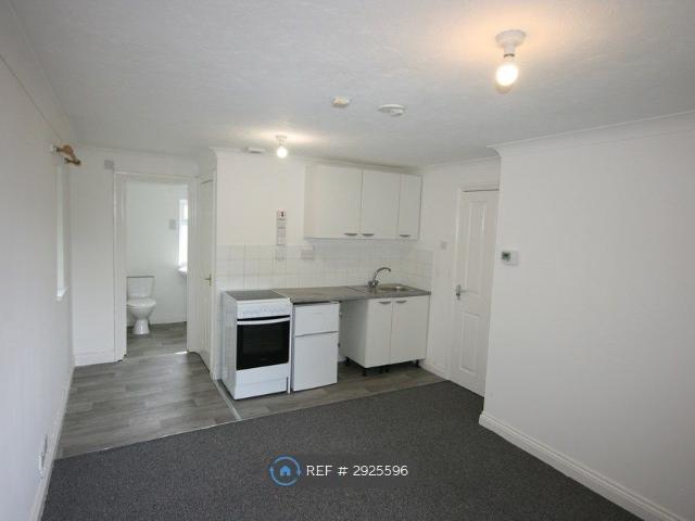 Violet Close, Bedford MK42, Studio to rent, £675 pcm | PrimeLocation