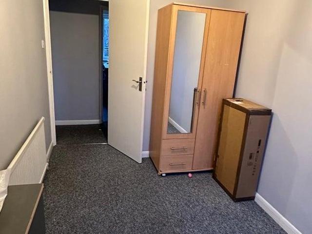 Violet Lane, Croydon CR0 2 bed house to rent £1,300 pcm £300 pw
