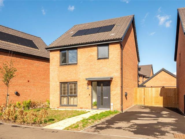 Violet Road, Wixams, Bedford, MK42 3 bed detached house to rent £1,750 pcm £404 pw