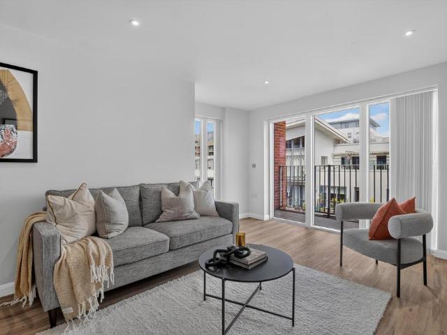 Violet Road, London E3 2 bed flat to rent £2,300 pcm £531 pw