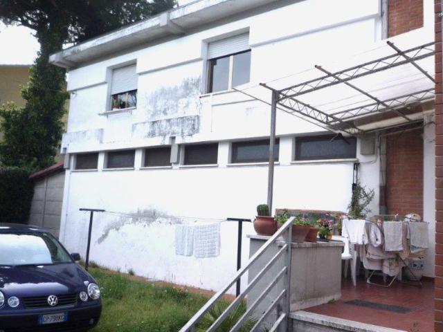 via 1 maggio PERIFERIA trilocale 86mq
