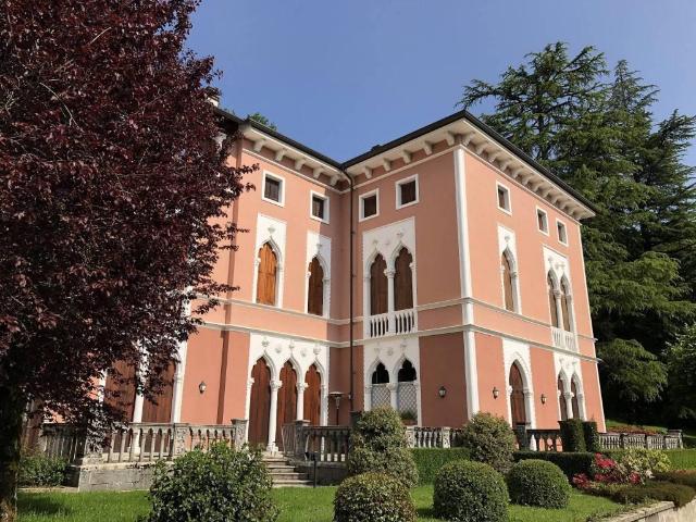 via C. Goldoni 5 7 vani 153mq