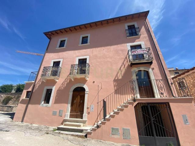 Via codacchio 47 5 vani 100mq