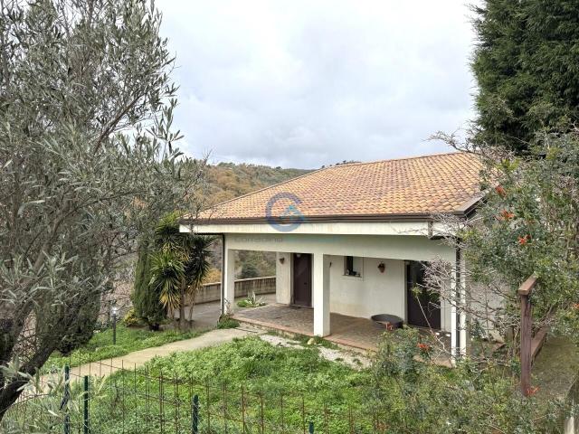 Via Codella 5 vani 160mq
