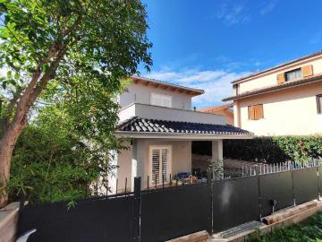 Villa Indipendente in vendita a Via Colleferro Guidonia Montecelio - Giardino