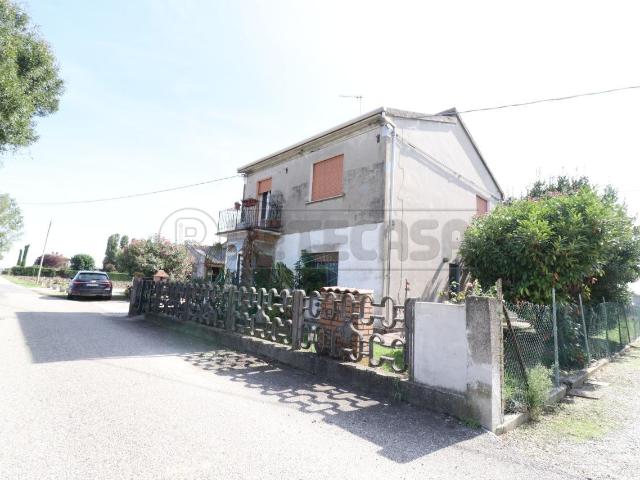 Via Comunale 202 7 vani 160mq