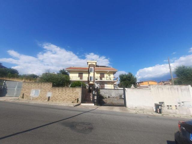 Via Condofuri trilocale 60mq