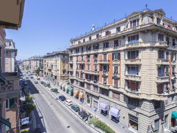 Via Cornigliano 34/A 7 vani 120mq