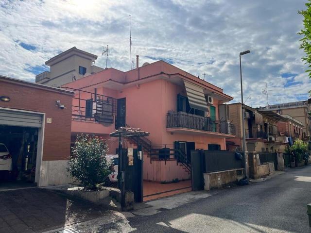 Via Cossignano monolocale 35mq