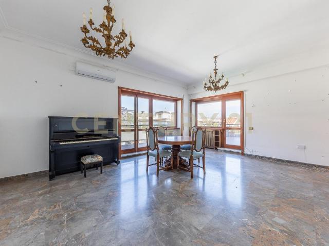 Via Costantino Maes 53 146mq