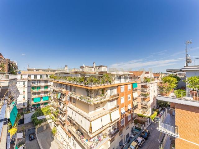 Via Costantino Maes 53 146mq