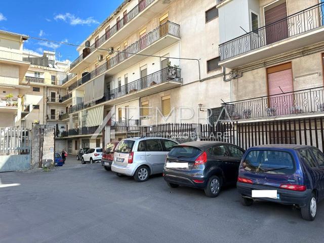 Via Catanzaro 8 vani 220mq
