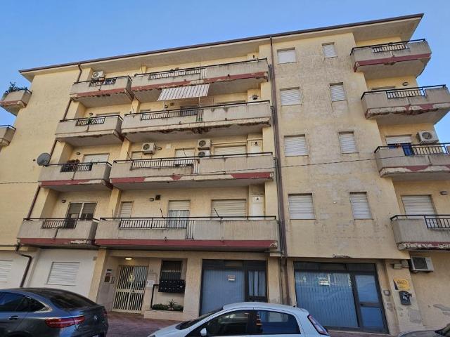 Via Alberto Portogallo 10 79 5 vani 121mq