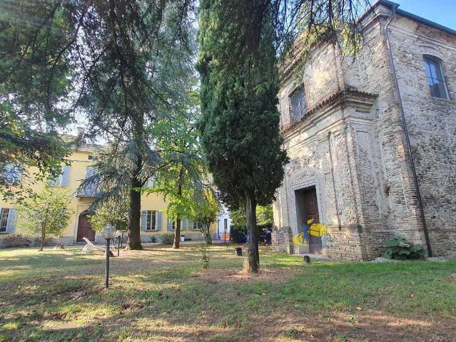 VIA CAVAILLON 13 vani 698mq