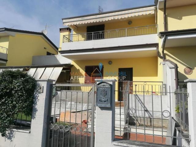 Via Cavaiola 42 7 vani 180mq