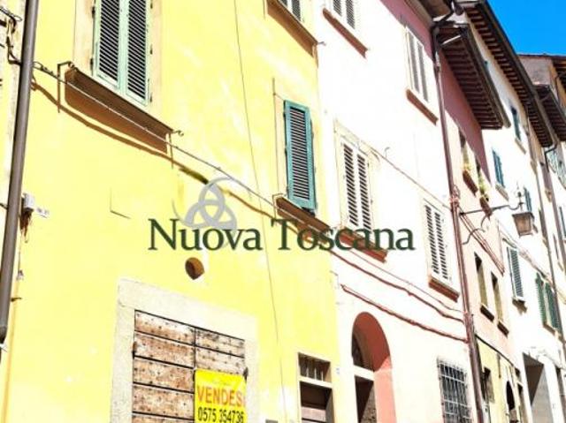 VIA CAVOUR CENTRO STORICO 8 vani 280mq