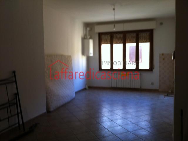via Cavour trilocale 72mq