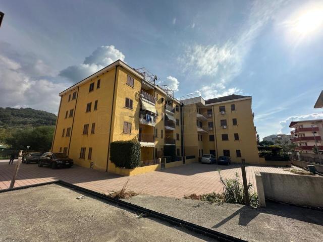 Via Cavour 16 trilocale 72mq